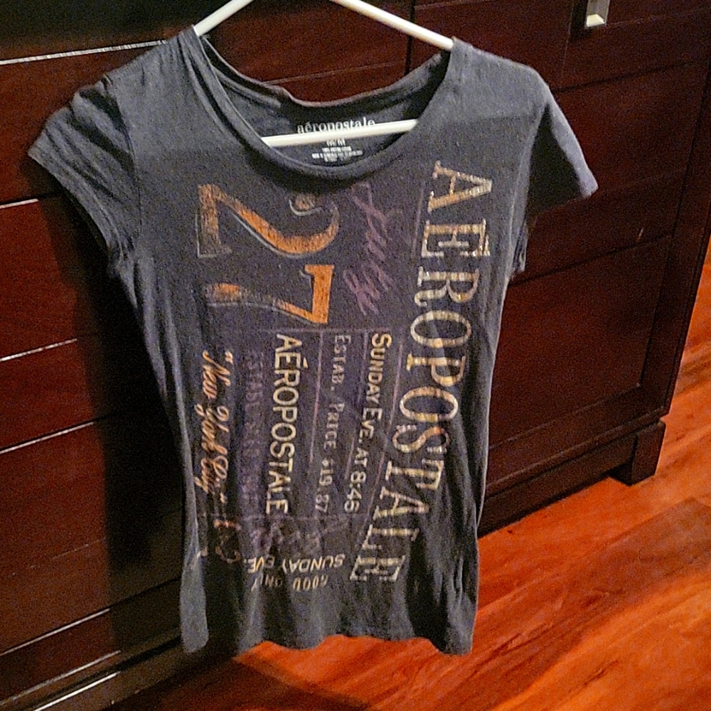 Aeropostale juniors size Medium short sleeved shirt